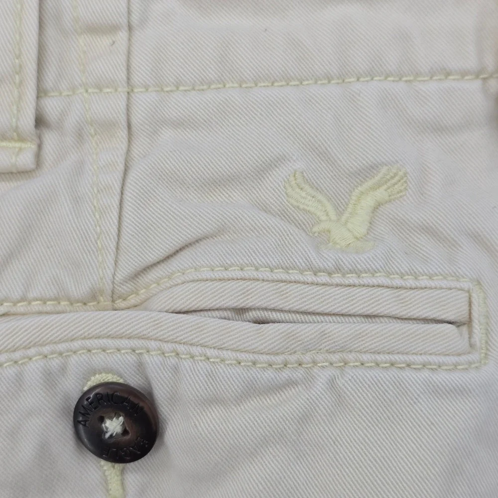 American Eagle Outfitters Chino Shorts Mens 38W Classic Length Cream Fits 40W